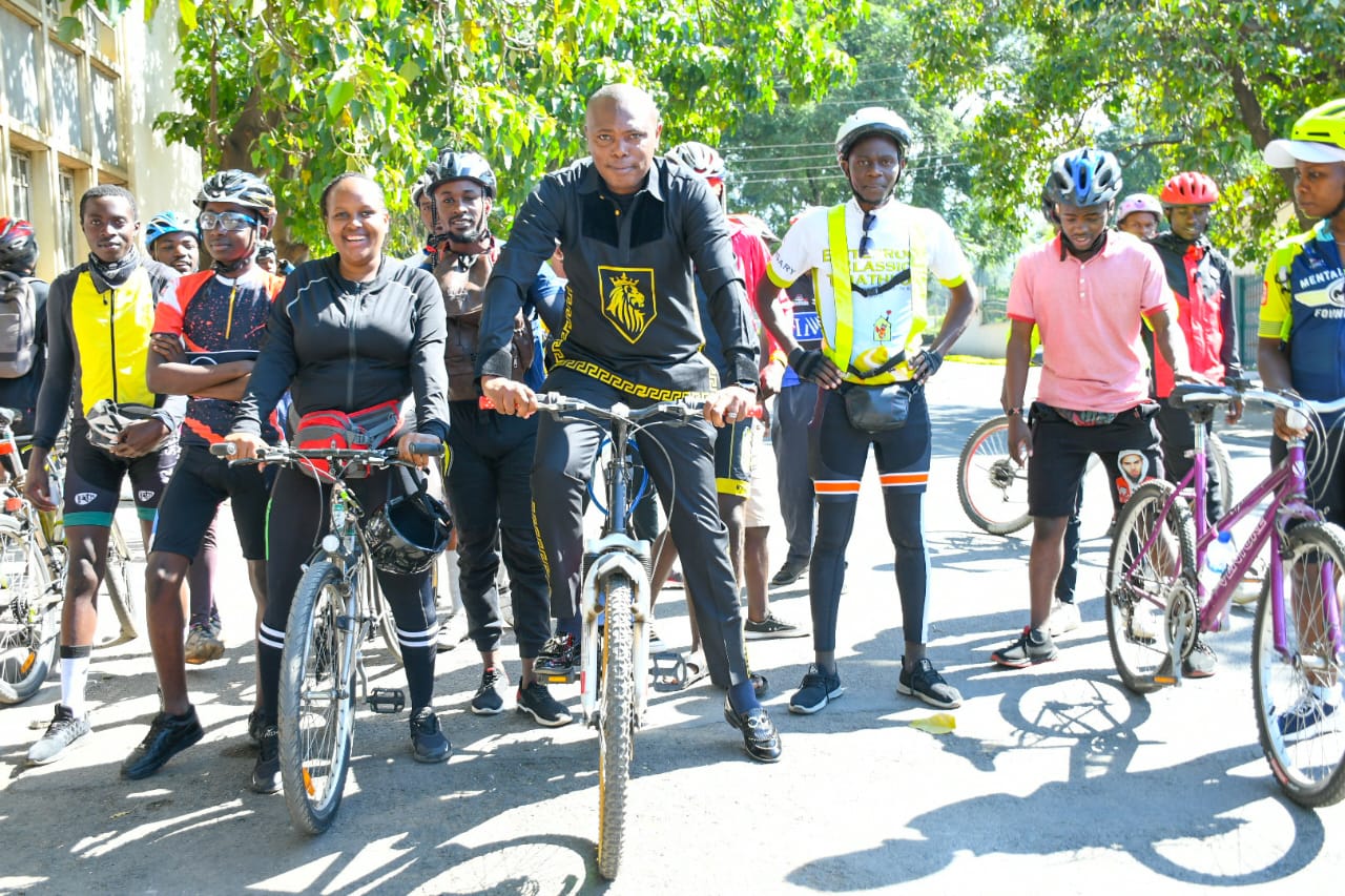 Chief Officer Alex Maina joins Nakuru cyclists