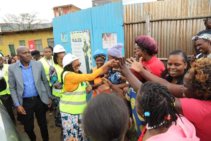 Governor Susan Kihika acknowledges greetings from Subukia residents during her inspection tour of Subukia ESP Market and Subukia Sub-County level Four Hospital.